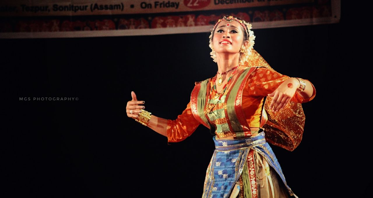  Mrigashree started her journey of swotting Bihu dance and learnt Jhumur, some Gwalpuriya dance forms and many more.