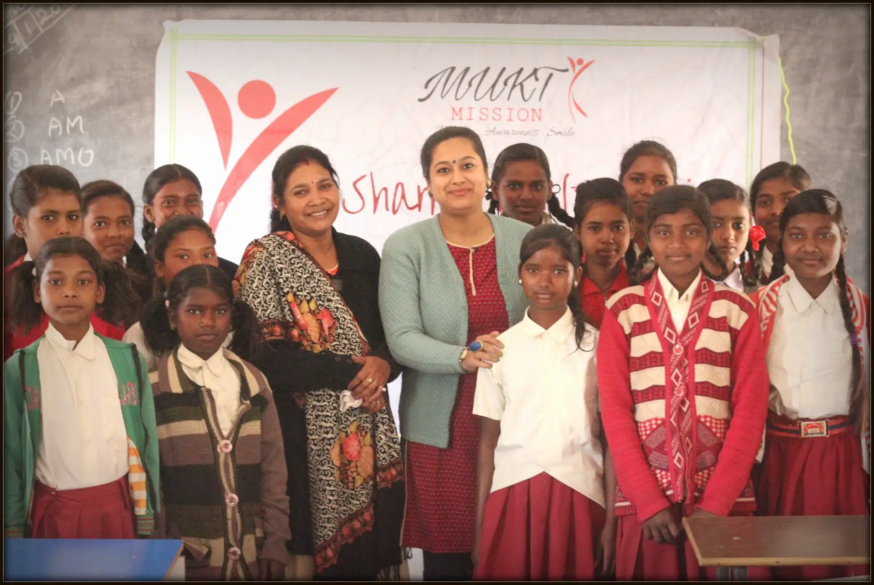 Rashmi Shah with students after session 